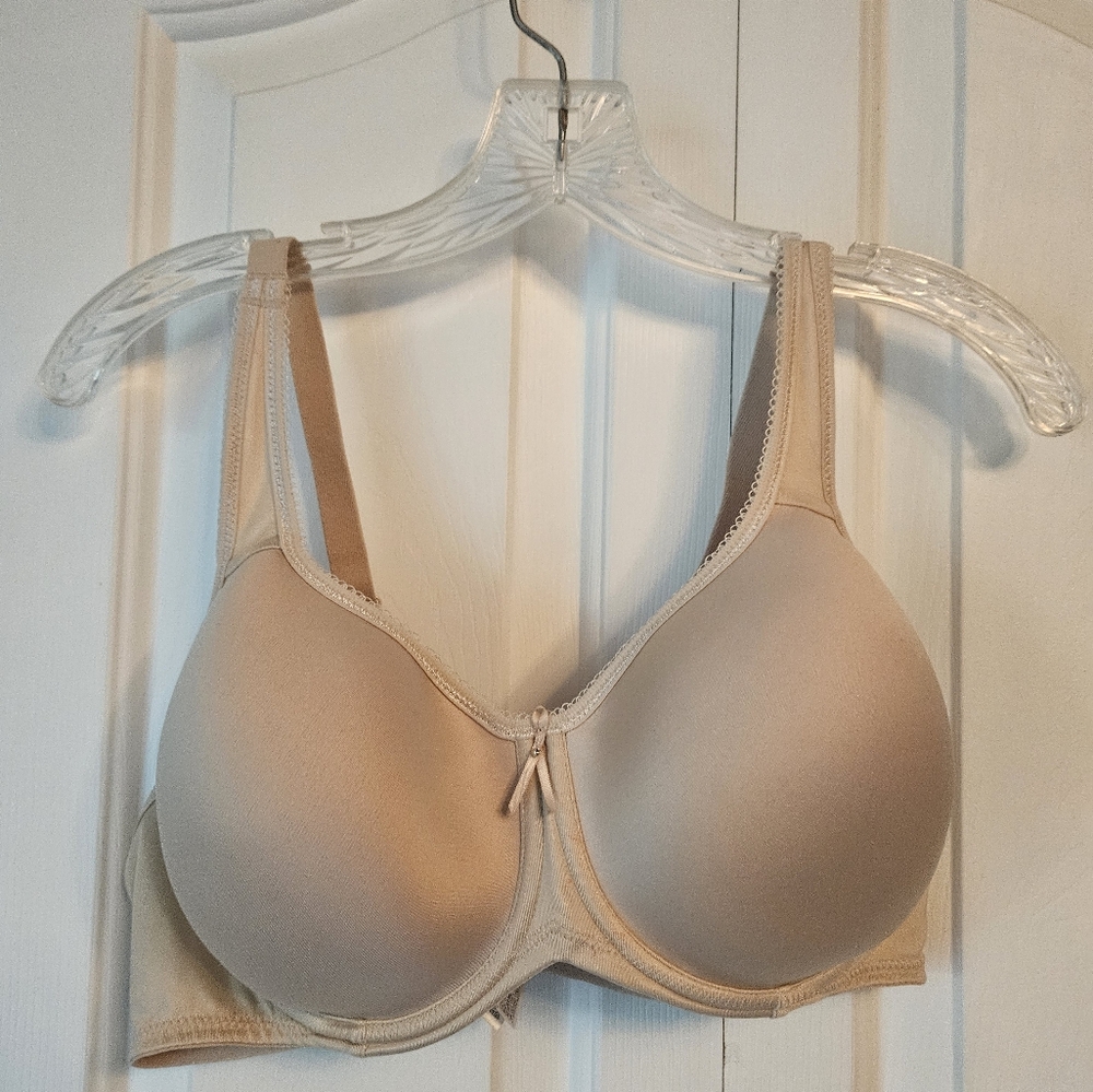 Wacoal Beauty Spacer Underwire Smooth Molded Cup Bra
